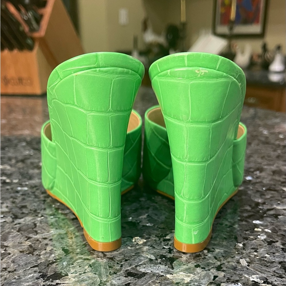 SCHUTZ Posseni Green Croc Embossed Leather Mules Size 6 - Picture 4 of 11